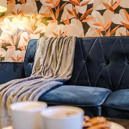 Salford Sanctuary 5 Bed House Ferienhaus