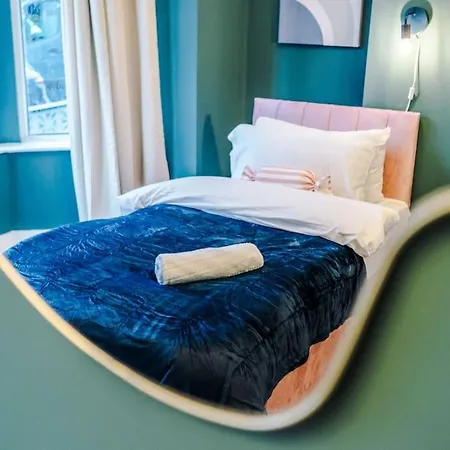 بيت للعطل 5 Bed Salford Sanctuary Retreat مانشستر