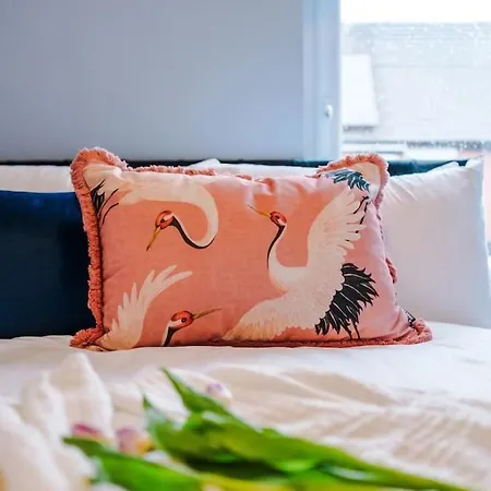 بيت للعطل 5 Bed Salford Sanctuary Retreat