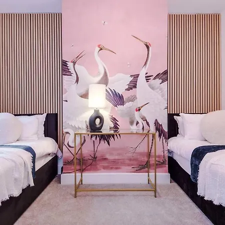 بيت للعطل 5 Bed Salford Sanctuary Retreat