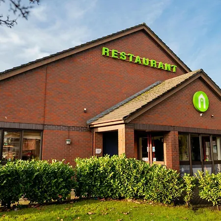 Hotel Campanile Manchester 2*