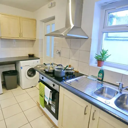 3x Parking Opposite Park Walk To Salford Uni Pass The Keys * マンチェスター