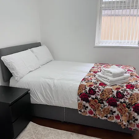 Apartment Luxury 2 Bed At Seymour Grove