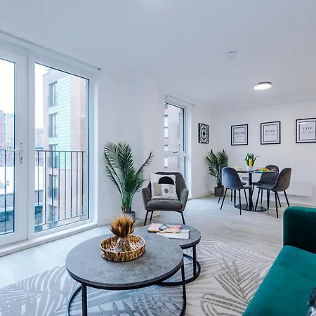 Athena Suite: Mdn 2bd W/ Roof Terrace