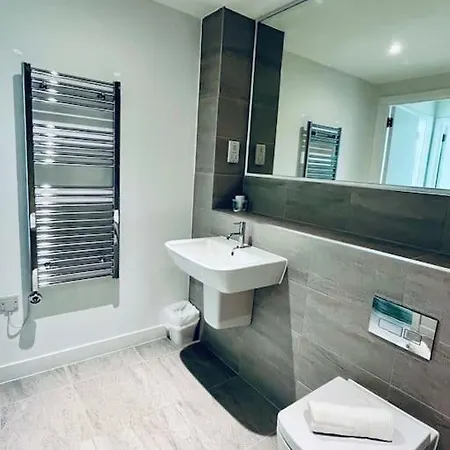 Old Trafford: Self-serviced One Bedroom Μάντσεστερ