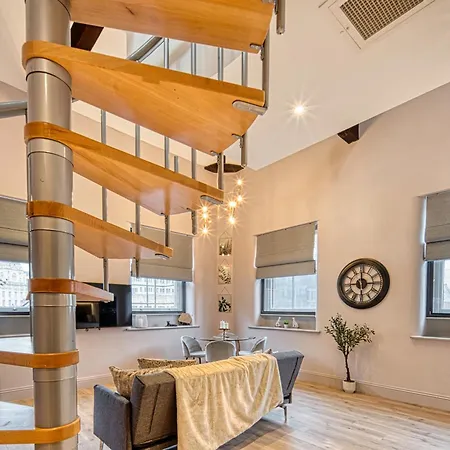 Centre 3 Bedroom #41 مانشستر