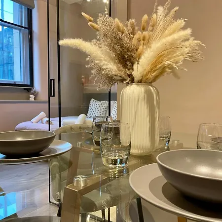 Stunning 2 Bed In Greater * Manchester