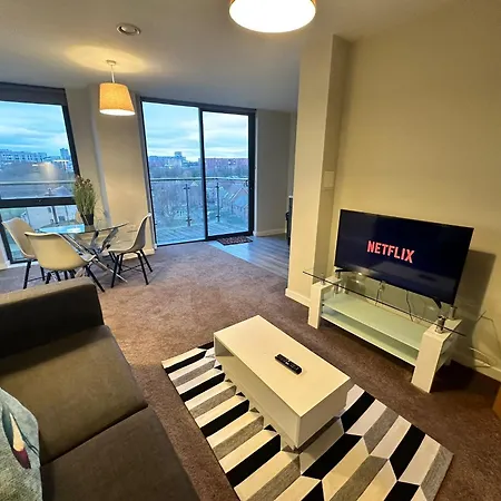 Adelphi Wharf By Beehosting Manchester