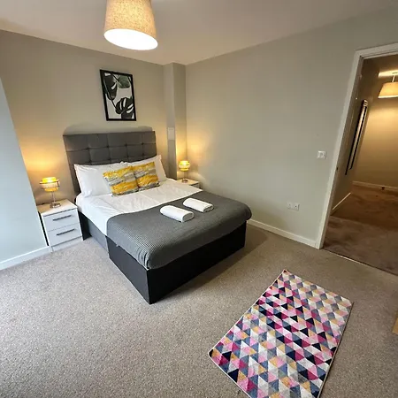 Adelphi Wharf By Beehosting Manchester