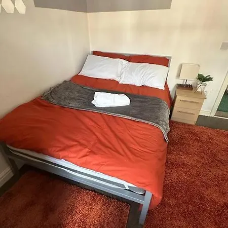 5 Bedroom House * Manchester