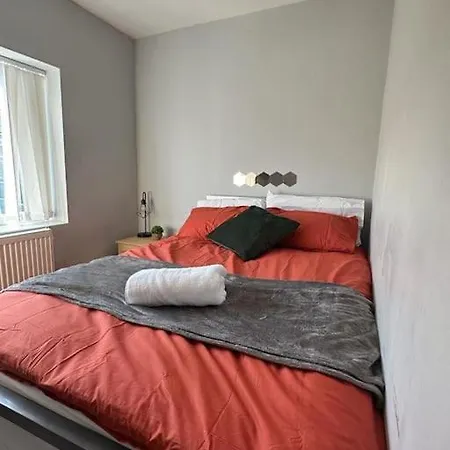 5 Bedroom House *