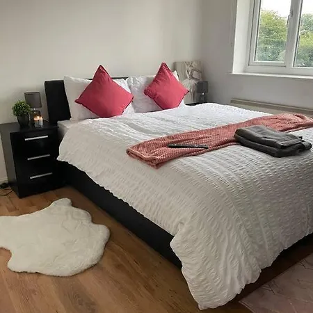 2 Bed Centre