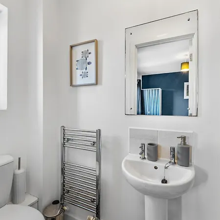 Stunning House - Garden Hotel Manchester