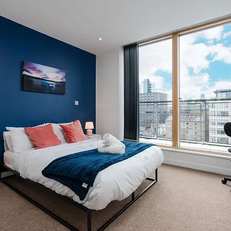Luxury Penthouse - Private Balcony - City Views Appartement *