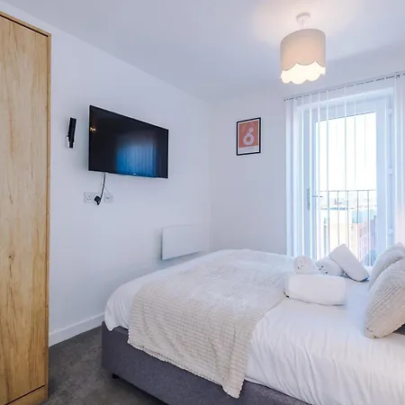 Hilltop Serviced - Salford Quays Manchester