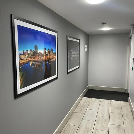 Old Trafford Cityview En-suite Apt Manchester