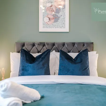 Stylish Five Bedroom House By Purestay Short & Serviced Free Parking