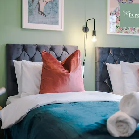 Feriehus Stylish Five Bedroom House By Purestay Short & Serviced Free Parking