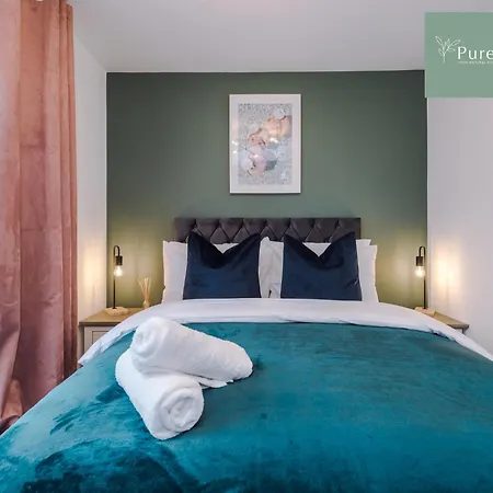 Modern 5 Bedroom House In By Purestay - Short With Service & Free Parking Feriehus *