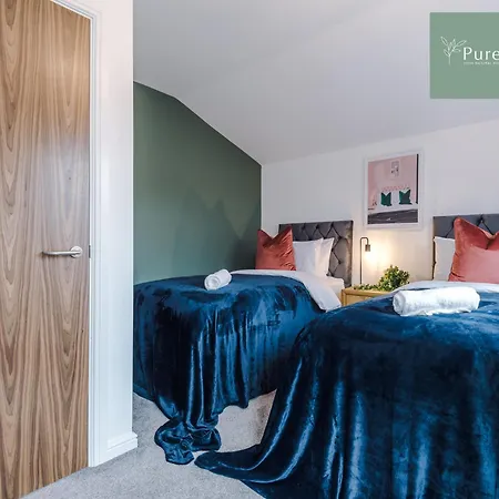 Feriehus Stylish Five Bedroom House By Purestay Short & Serviced Free Parking Manchester