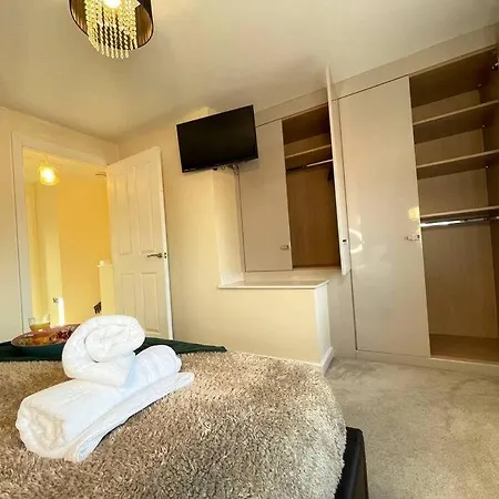 Stylish In Vibrant Salford, Manchester!