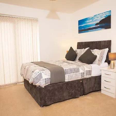 Luxury Two Bedroom Flat Opposite Coop Live N Etihad Stadium With Free Secure Parking, Netflix And Sky Tv Manchester