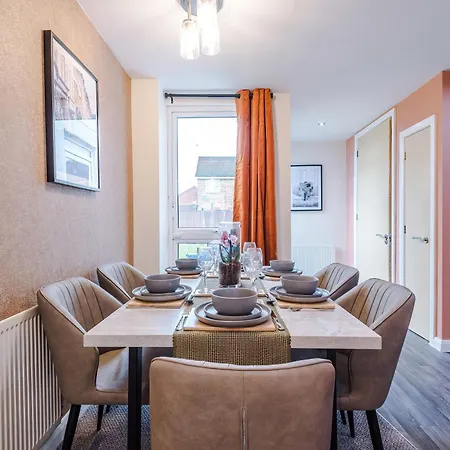 Beautiful House Near Etihad With Free Wifi & Parking- Sleeps 6 By Purestay 맨체스터