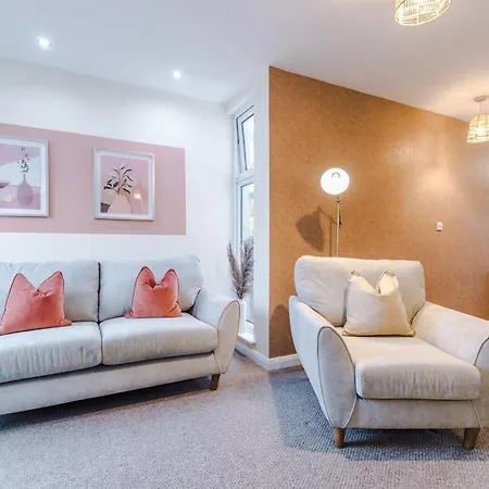 펜션 Beautiful House Near Etihad With Free Wifi & Parking- Sleeps 6 By Purestay 맨체스터
