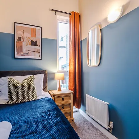 Beautiful House Near Etihad With Free Wifi & Parking- Sleeps 6 By Purestay