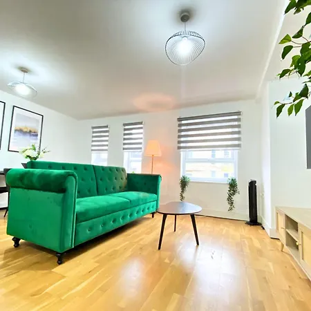 By Bevolve - Centre Apartment Manchester
