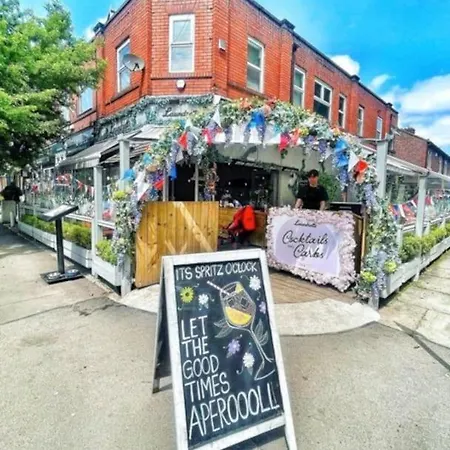 アパート Chorlton Stylish & Roof Terrace *