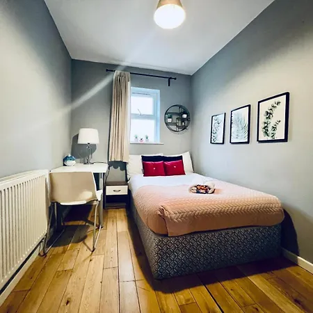 Lovely 3 Dbl Bed Апартаменты Манчестер