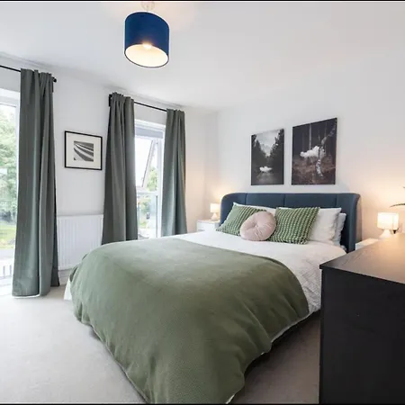 Feriehus Elegance Retreat - 2 Bed With Parking Manchester