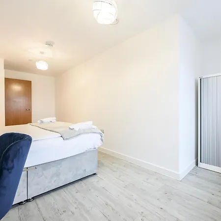 شقة Stylish & Spacious Salford Quays One Bedroom High Floor With Balcony *