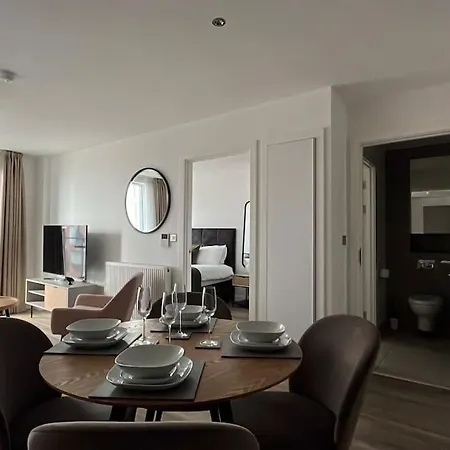 Luxury 2 Bedroom In *