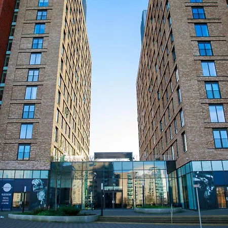 Trafford Modern 1 Bed With Cinema Lägenhet *
