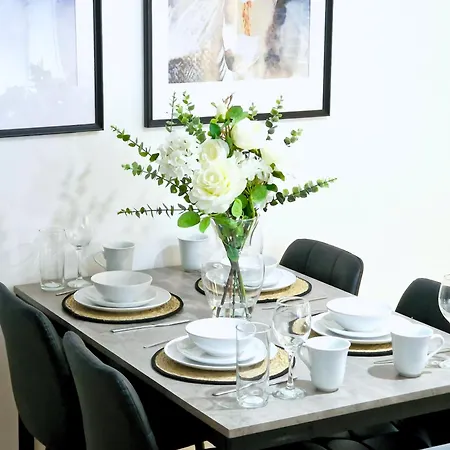 By Bevolve - Centre Apartment