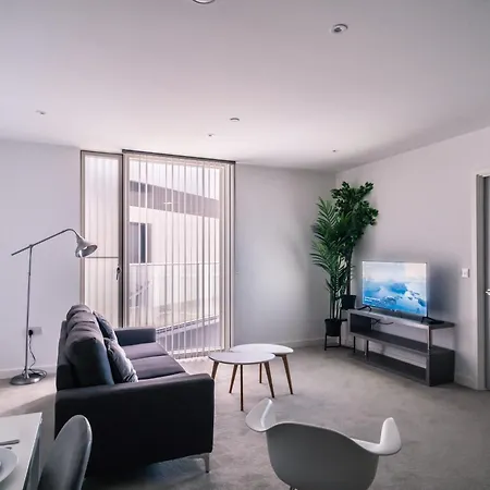 Апартаменты Spacious 1 Bed In