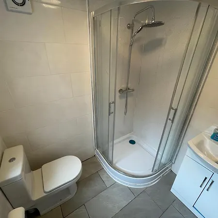 Spacious 4-bedroom House In *