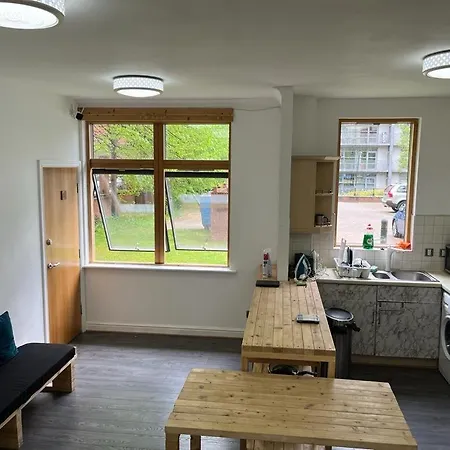 Centre 3 ホームステイ マンチェスター