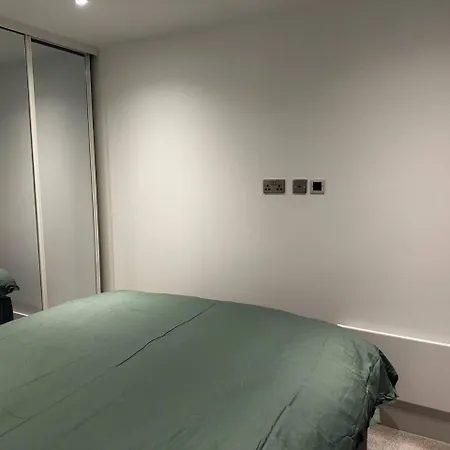 Stunning 1-bed In Salford Apartament Manchester