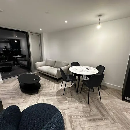 Stunning 1-bed In Salford Apartament Manchester