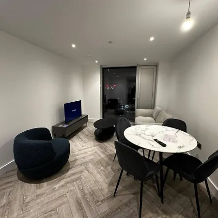 Stunning 1-bed In Salford Apartament