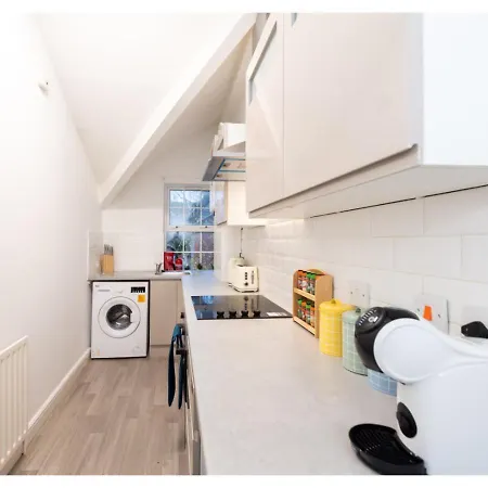 Fresh And Relaxing 1 Bd Flat *