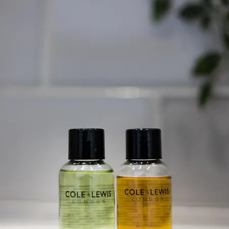 The Heart - Cosy 3 Bedroom House With Double Driveway And Garden In