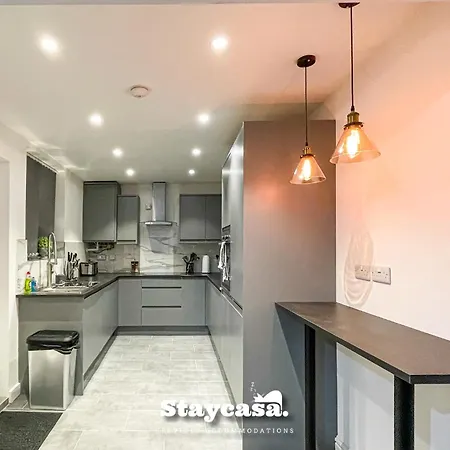 Princess Hideout 5min To With Street Parking * Манчестер