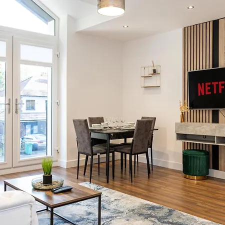 Luxury 2br In Chorlton, Free Parking Daire