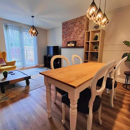 Lovely House In Great Location * Mánchester