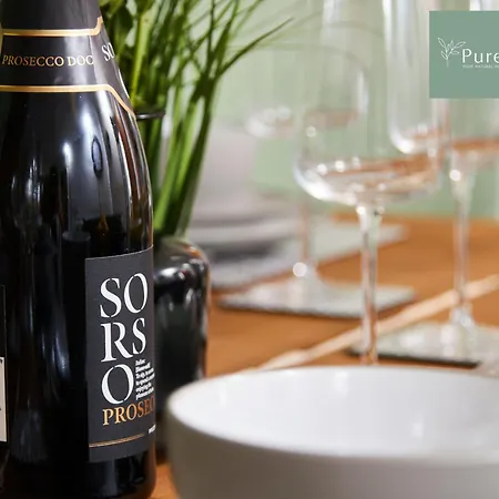 Stylish 5-bedroom Retreat Sleeps 9 By Purestay Vakantiehuis Manchester