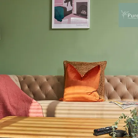 Fabulous House - 5 Beds Sleeps 8 - Free Parking - By Purestay Holiday home Manchester